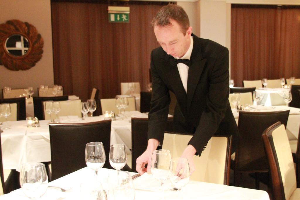 Zuni Restaurant & Boutique Hotel Килкени Екстериор снимка