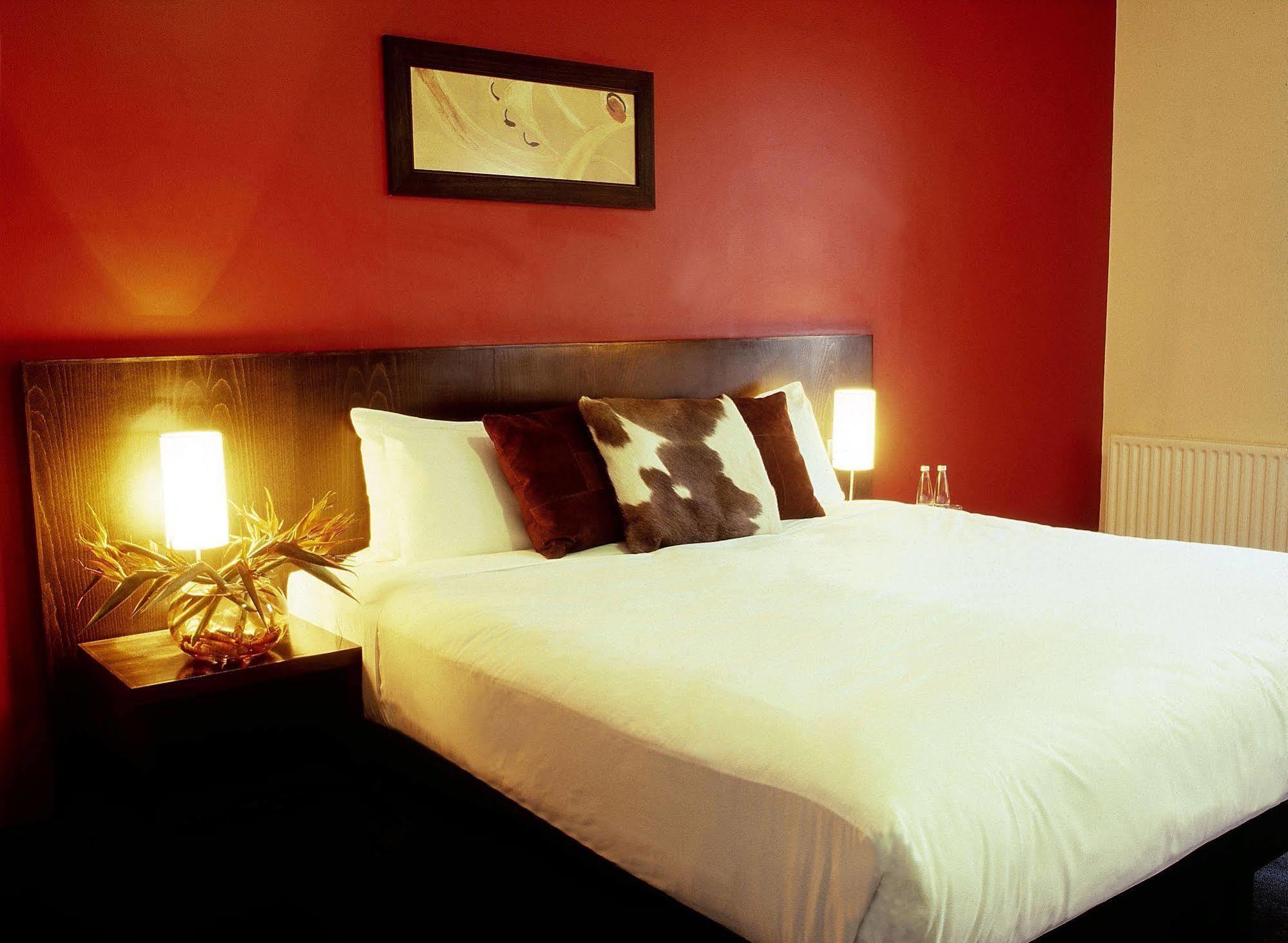 Zuni Restaurant & Boutique Hotel Килкени Екстериор снимка